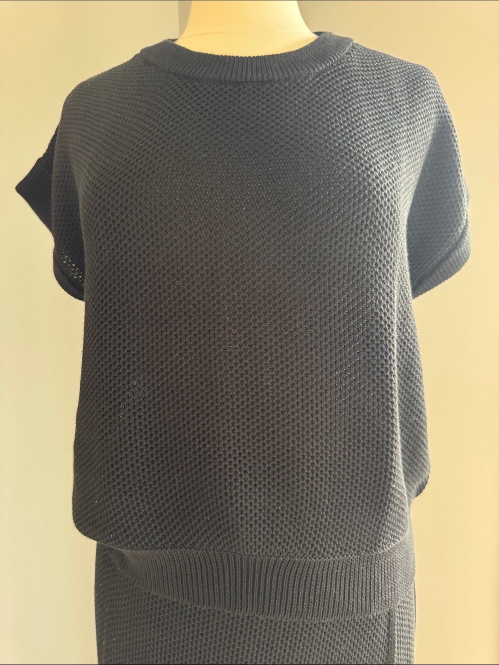 ALALA NWT Tropez Knit Cap Sleeve Sweater Top - Black, Size L - Picture 4 of 9